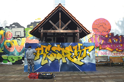 Krea Graffiti im Innenhof